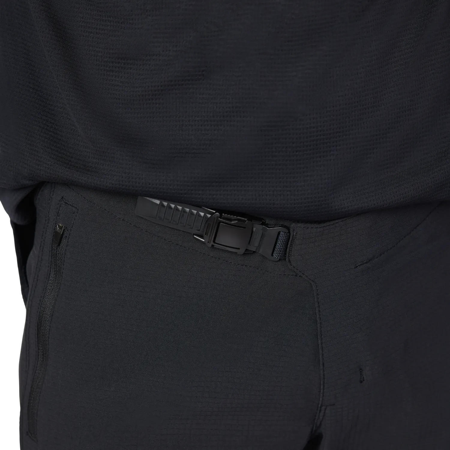 Defend Pant Black