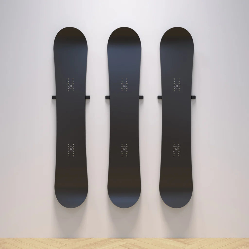 SNOWBOARD WALL MOUNT
